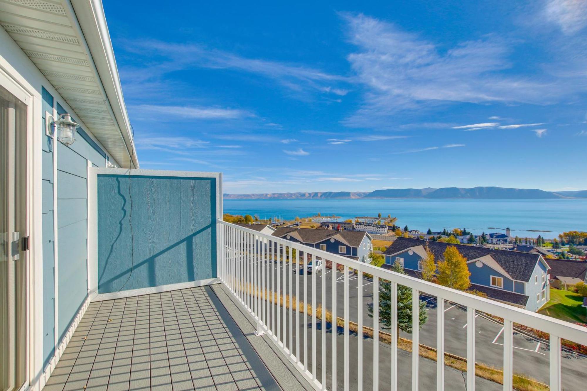 Spacious Garden City Townhome With Lake Views! Exteriér fotografie