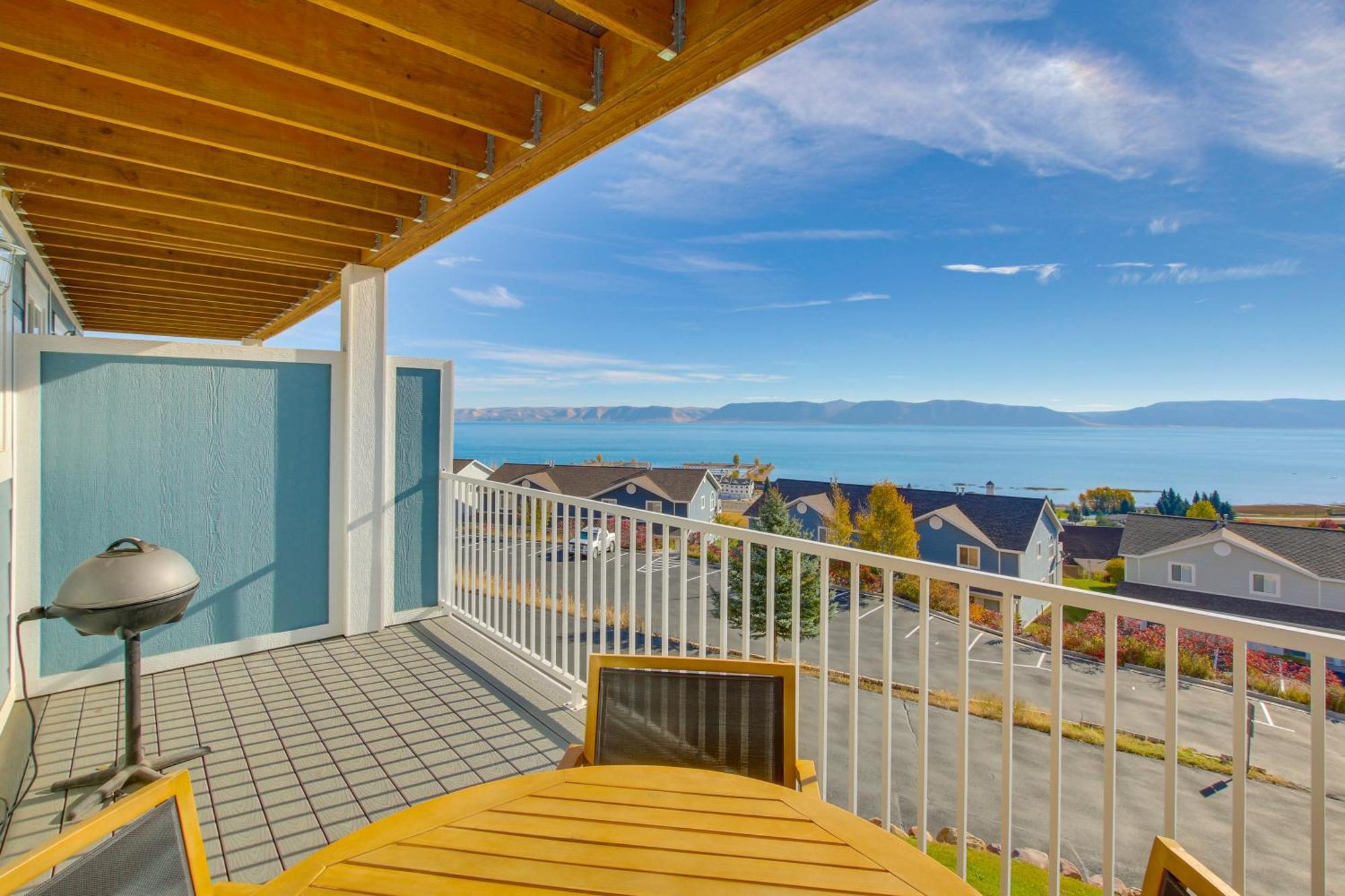 Spacious Garden City Townhome With Lake Views! Exteriér fotografie